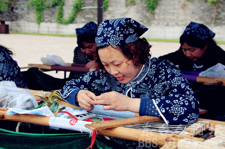 发绣绣娘秀"绣工","十佳"擂台比高低